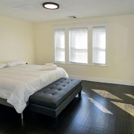 Modern Two Bedroom Condo - Boston Stoneham Εξωτερικό φωτογραφία