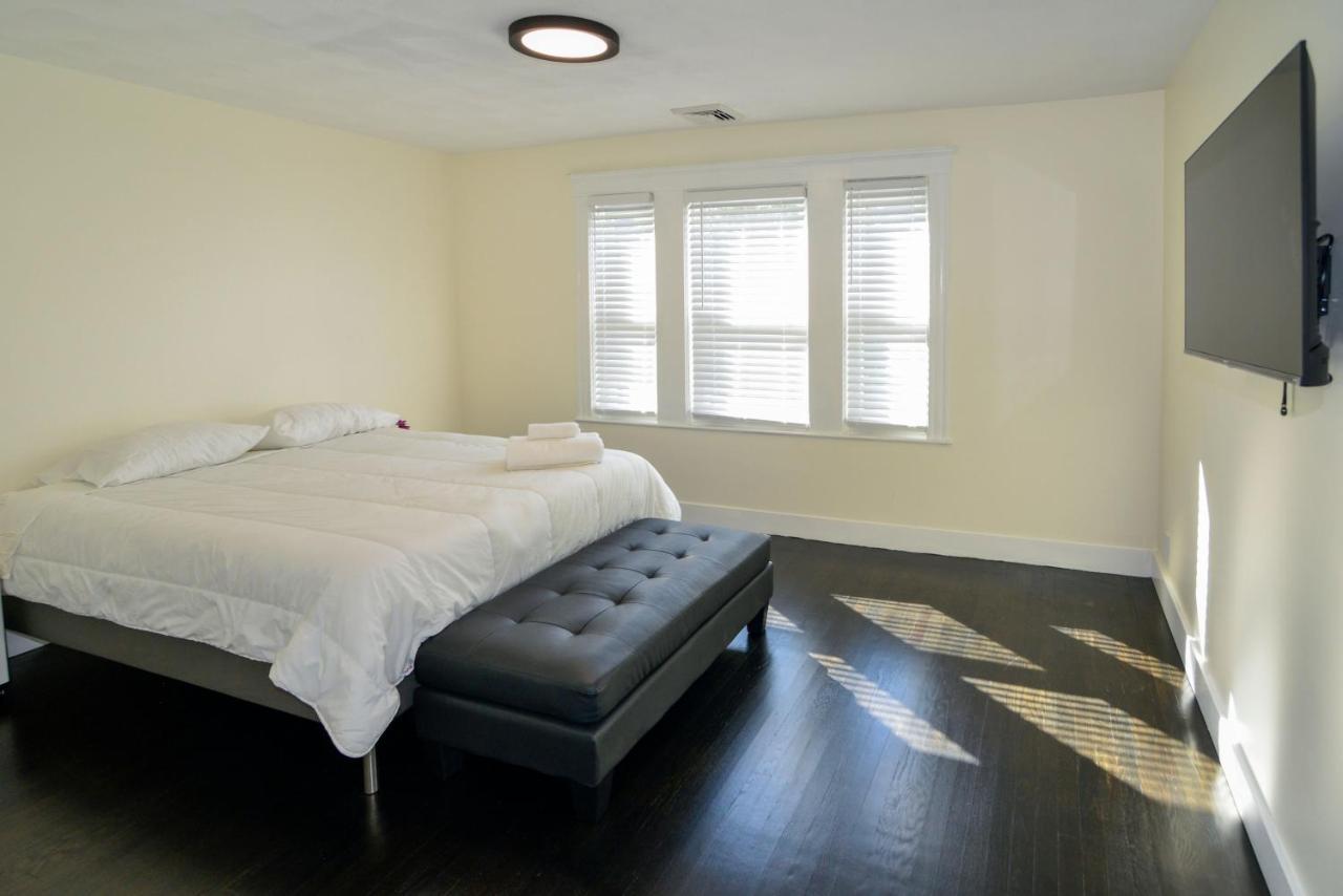 Modern Two Bedroom Condo - Boston Stoneham Εξωτερικό φωτογραφία
