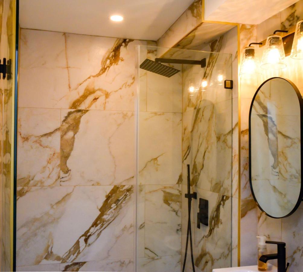 Modern Two Bedroom Condo - Boston Stoneham Εξωτερικό φωτογραφία