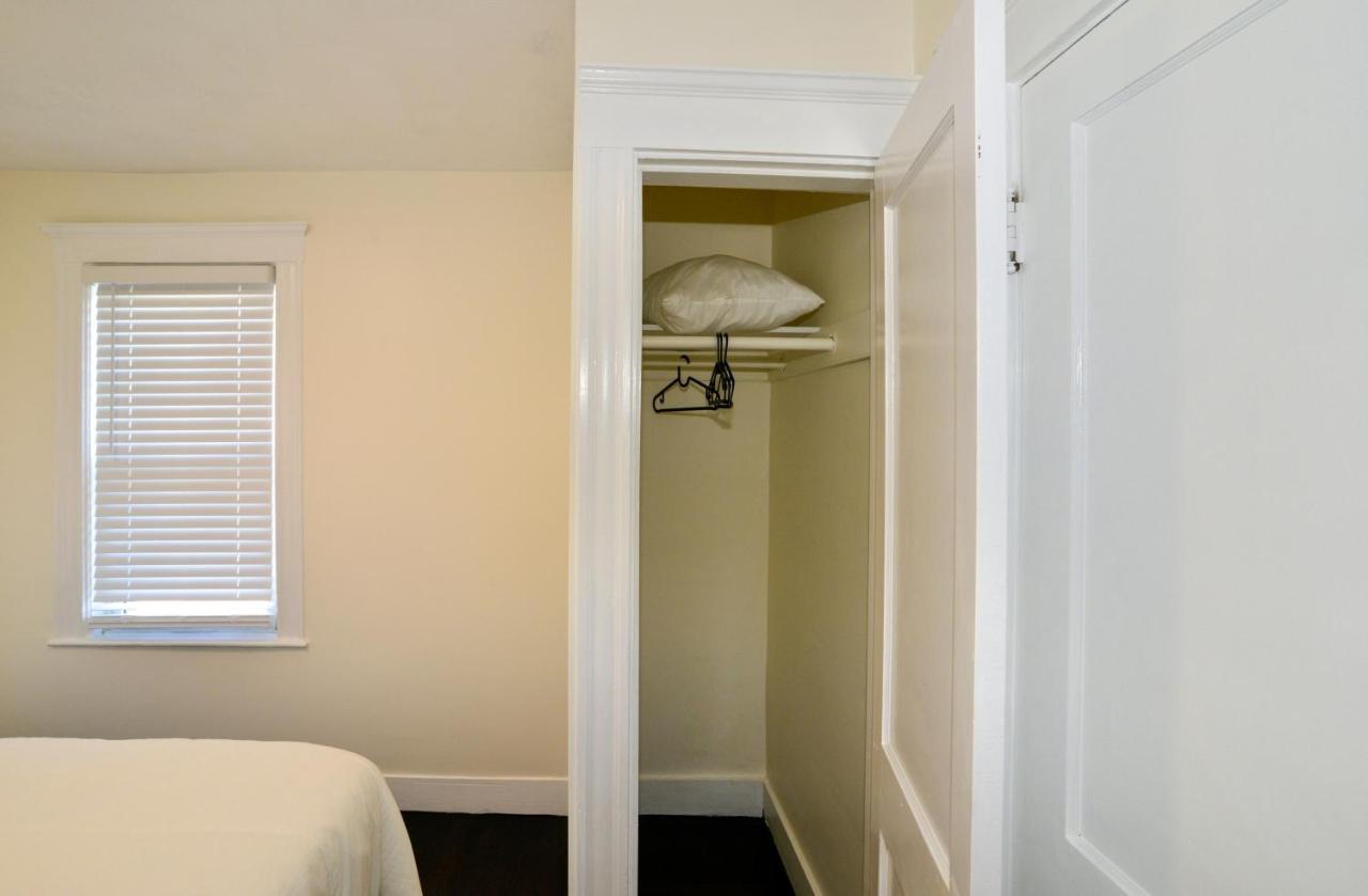 Modern Two Bedroom Condo - Boston Stoneham Εξωτερικό φωτογραφία