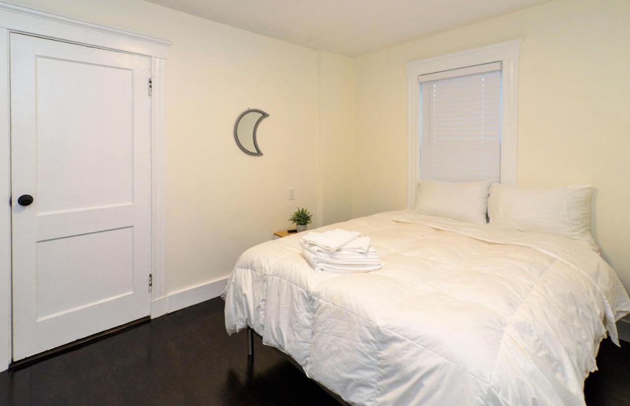 Modern Two Bedroom Condo - Boston Stoneham Εξωτερικό φωτογραφία