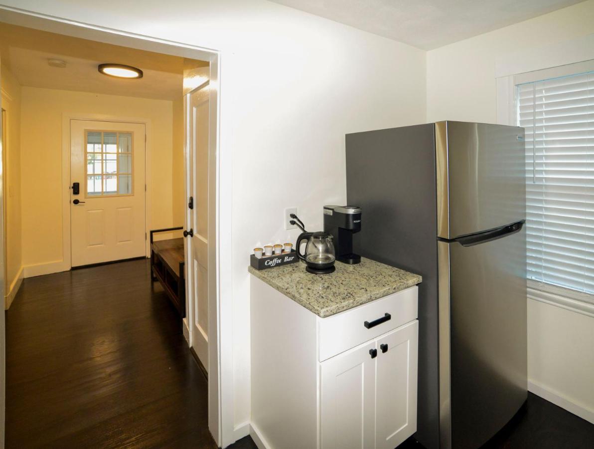 Modern Two Bedroom Condo - Boston Stoneham Εξωτερικό φωτογραφία