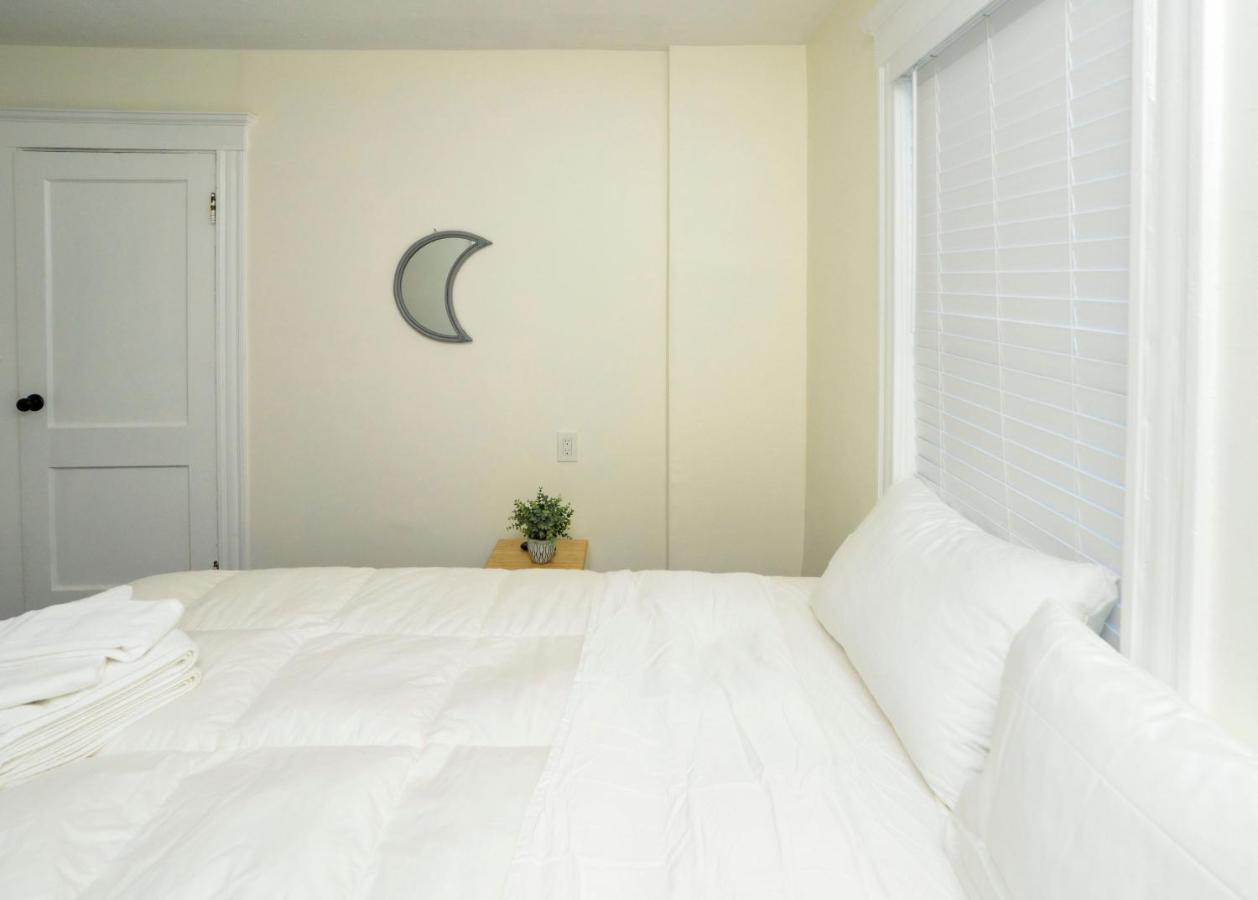 Modern Two Bedroom Condo - Boston Stoneham Εξωτερικό φωτογραφία