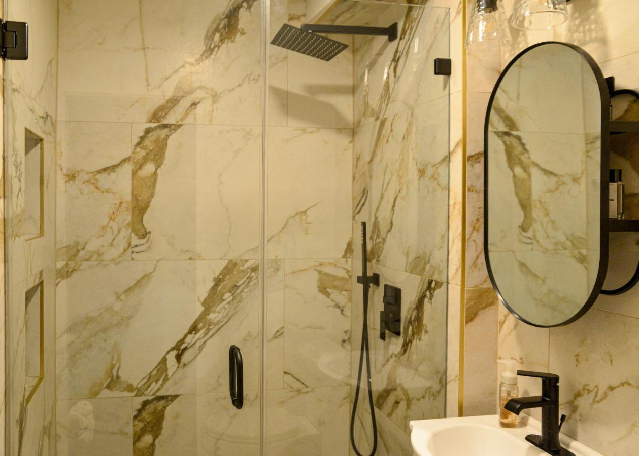Modern Two Bedroom Condo - Boston Stoneham Εξωτερικό φωτογραφία