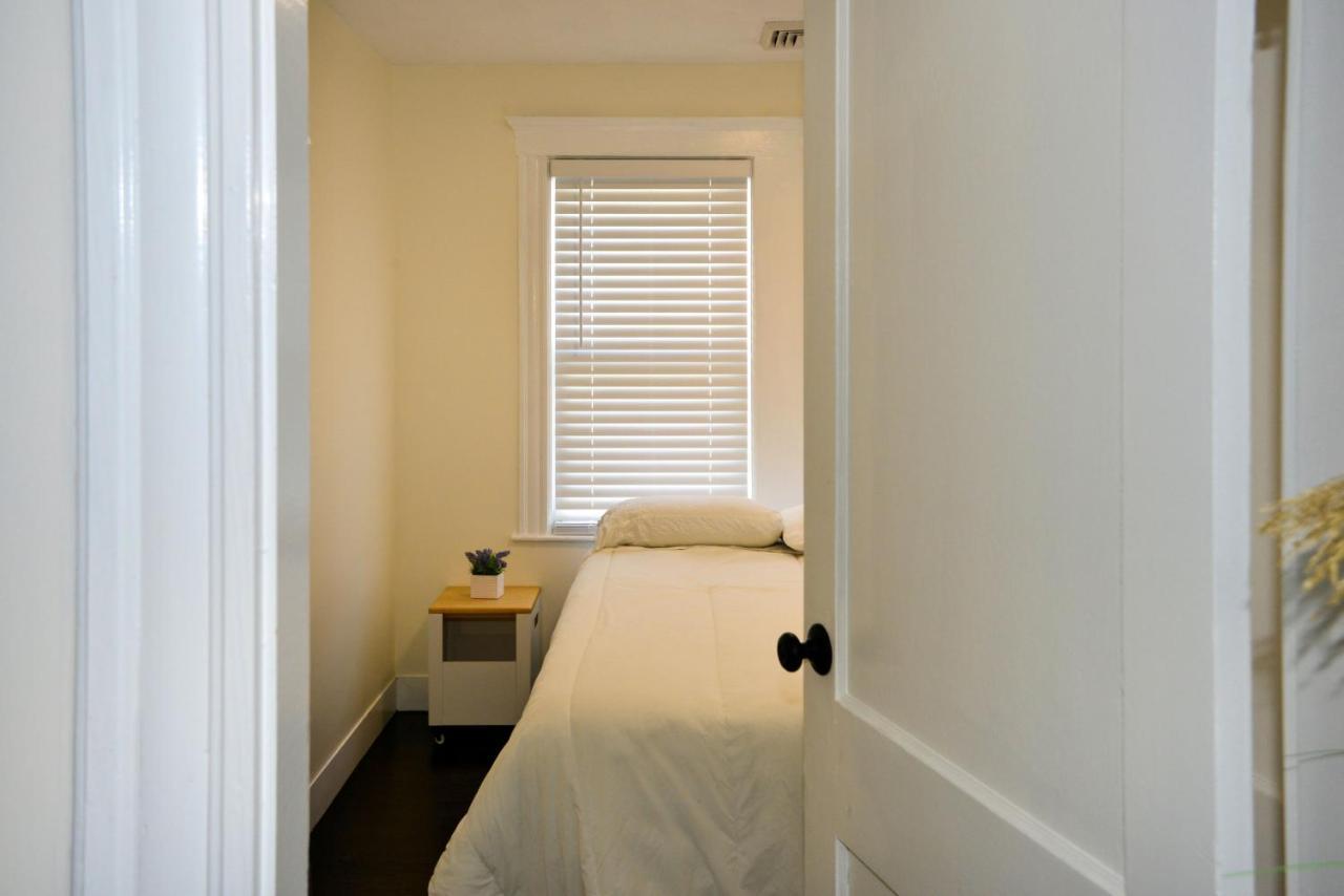 Modern Two Bedroom Condo - Boston Stoneham Εξωτερικό φωτογραφία